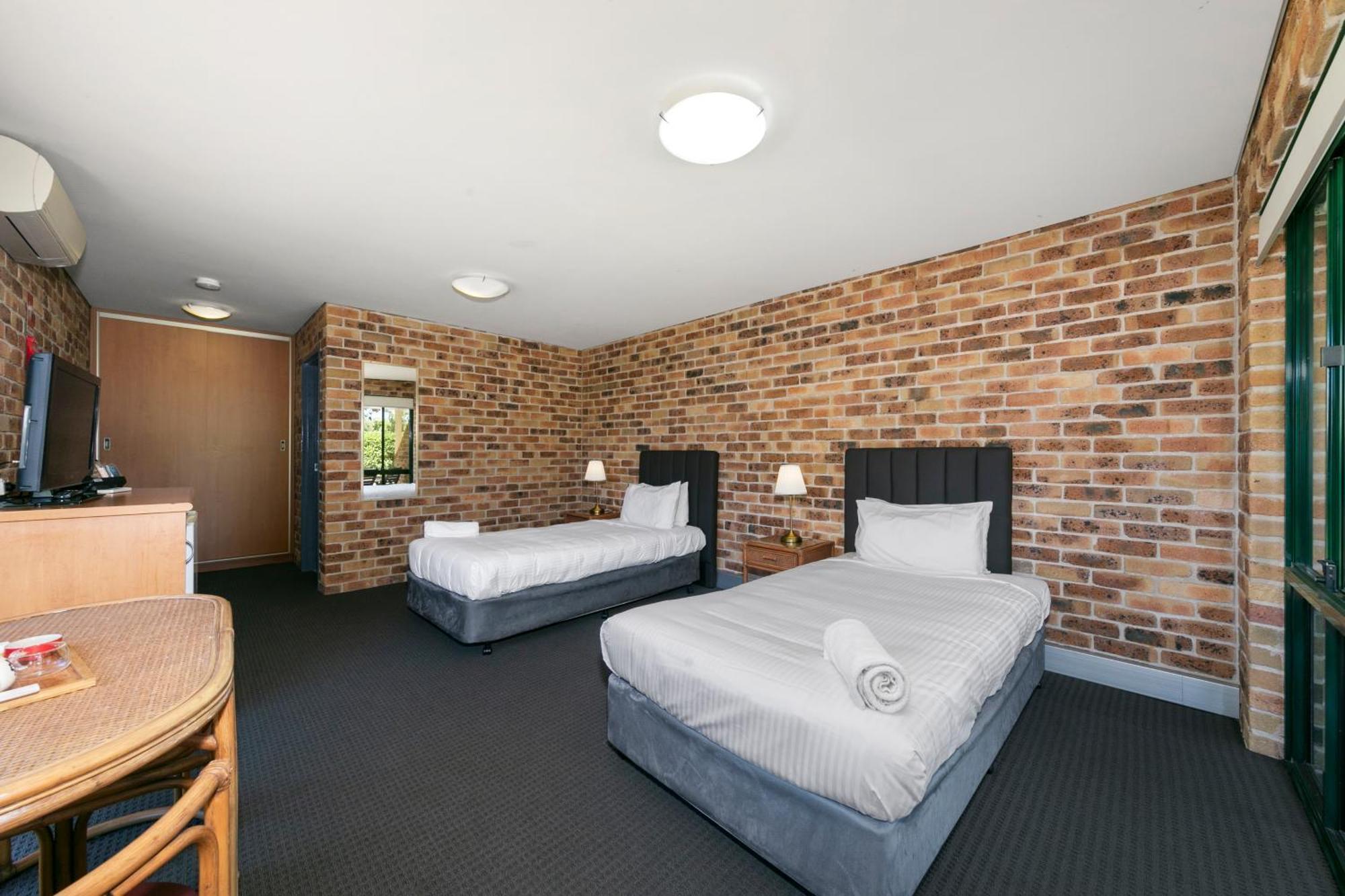 Potters Apartments Cessnock Exterior photo