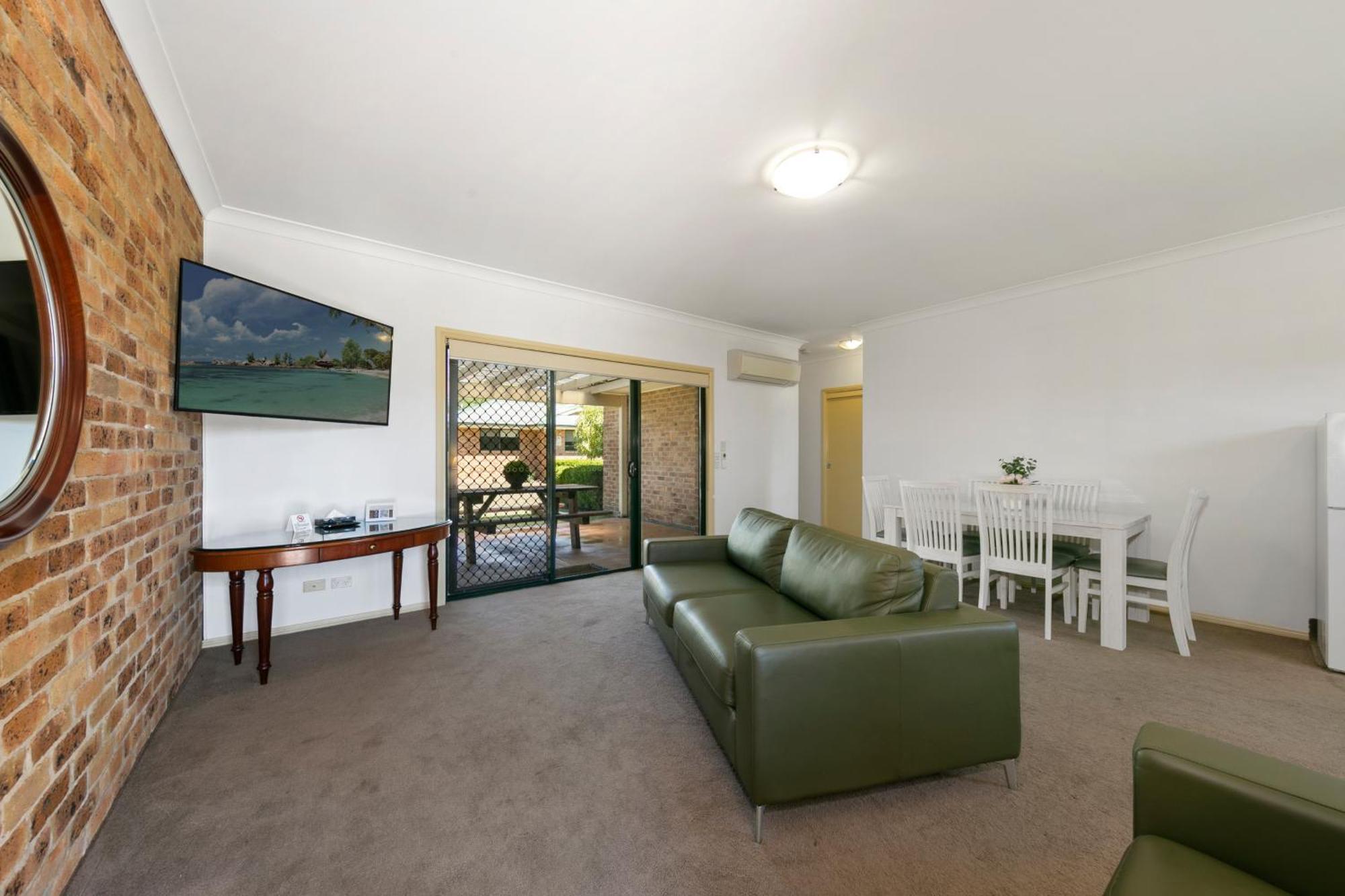 Potters Apartments Cessnock Exterior photo