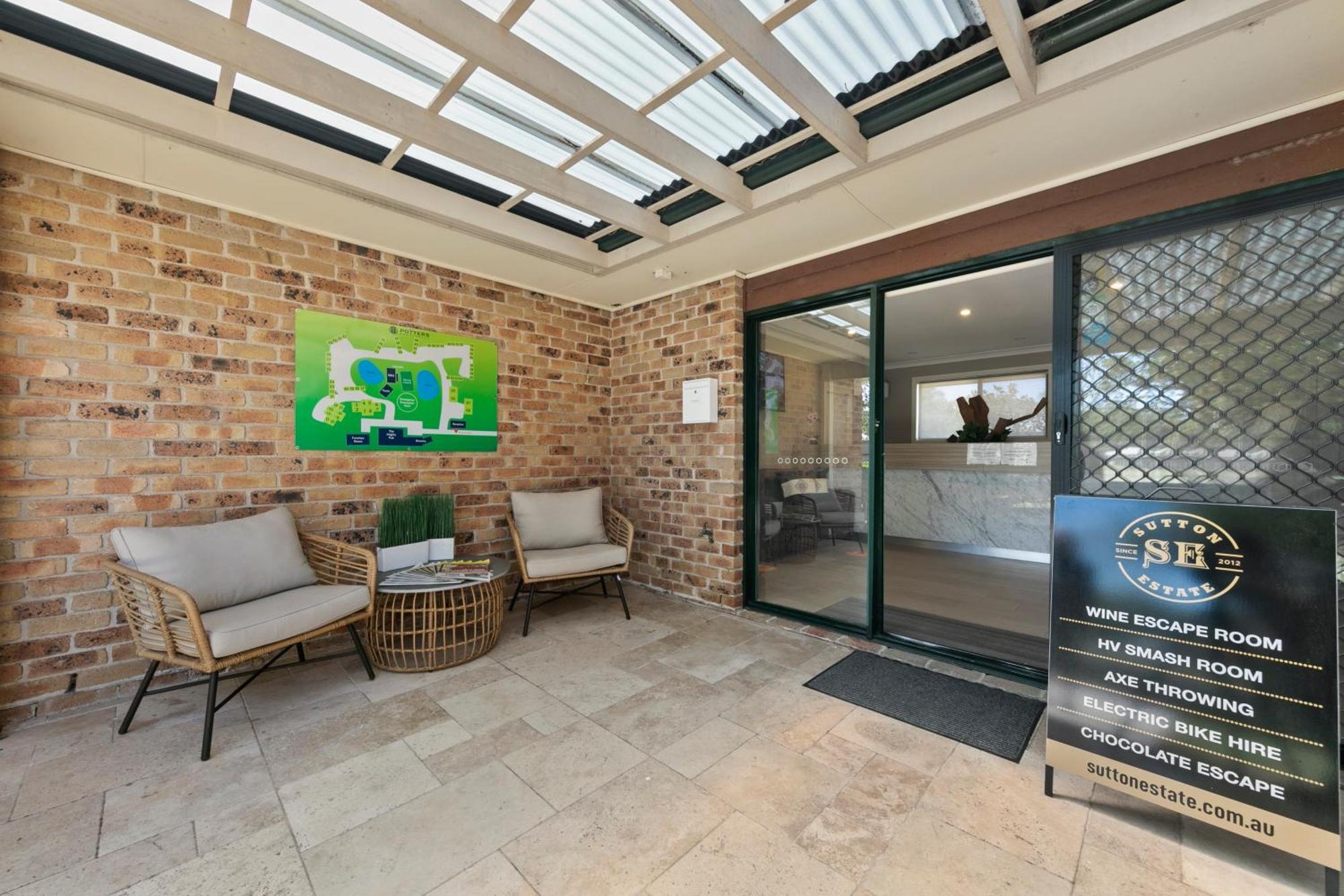 Potters Apartments Cessnock Exterior photo
