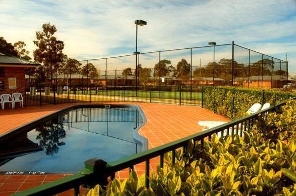 Potters Apartments Cessnock Exterior photo